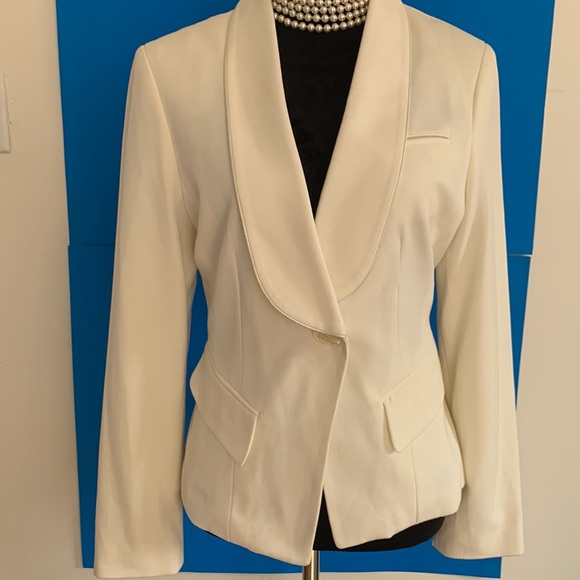 Excellent Condition Blazer - Picture 10 of 10